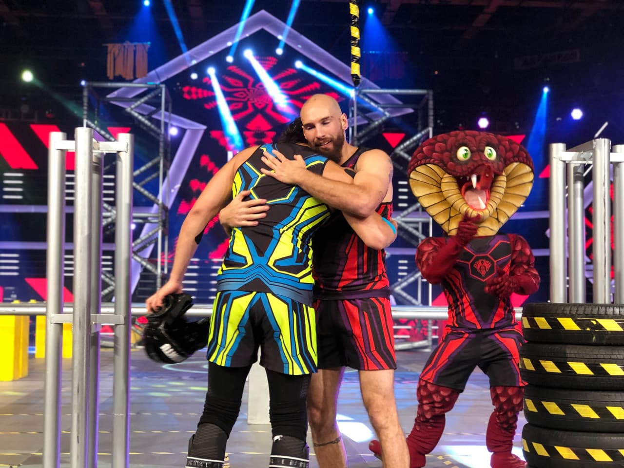 En los “Trepadores” Yann gana un punto para Cobras y Diego Montu vuelve a perder ya que no puede usar su mano por la lesión que sufre, dificultando su participación de esta noche.