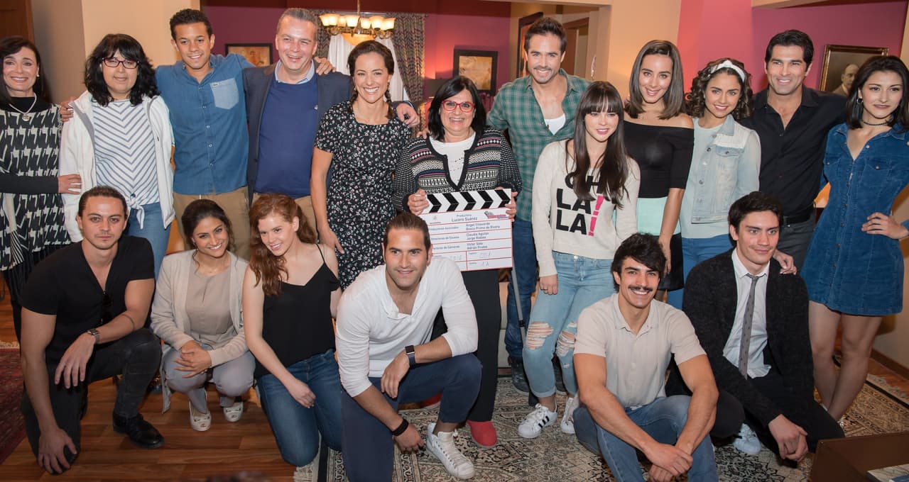 La producción de 'Enamorándome de Ramón' realizó su pizarrazo de inició de grabaciones