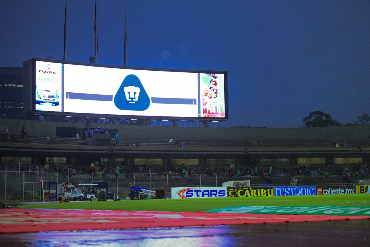 ¡Otra vez la lluvia! Retrasan inicio del Pumas vs. Chivas en CU