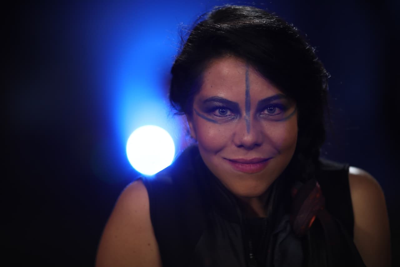 En cada capítulo habrá cinco participantes, en el primero tendremos a una mujer valiente y sonriente que se llama Carla Sofía Tajonar.