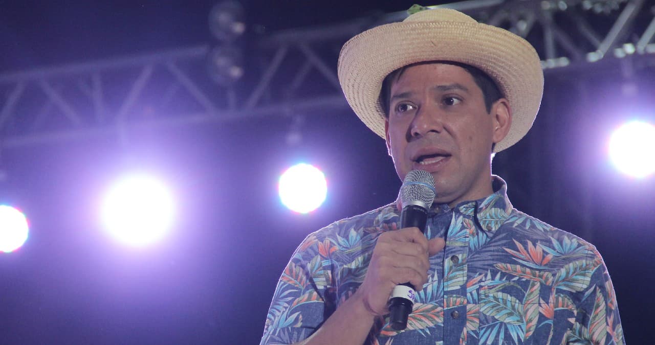 Lola Cortés y El Costeño son los invitados de hoy en +NOCHE