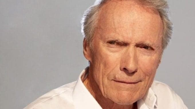 El nuevo proyecto de Clint Eastwood es Cry Macho. La trama se desarrolla en 1978 y sigue a un hombre de rodeo retirado, quien accede a llevarse a casa al hijo de su ex jefe y alejarlo de su madre alcohólica. Eastwood cria caballos y redescubre su propósito al proteger al joven mientras viajan por las zonas rurales de México. La producción de la película está en marcha, pero el cineasta es conocido por sus eficientes rodajes, por lo que se espera que la película esté disponible para el invierno de 2021.