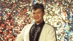 El músico mexicoamericano Ritchie Valens falleció en un accidente aéreo junto con otros ídolos del rock and roll como Buddy Holly. Esto en una tragedia conocida como El Día que la Música Murió.