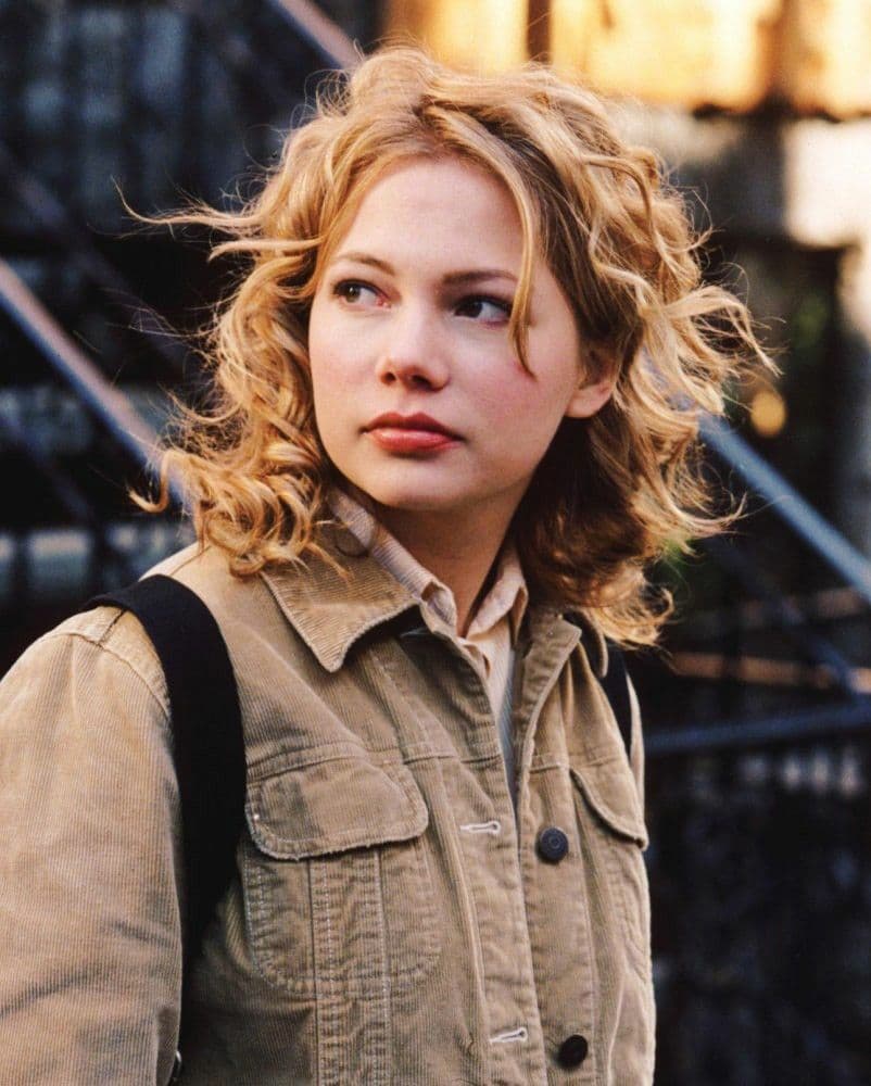 Michelle Williams interpreta a Jen, quien llegó de Nueva York para cuidar a sus abuelos.