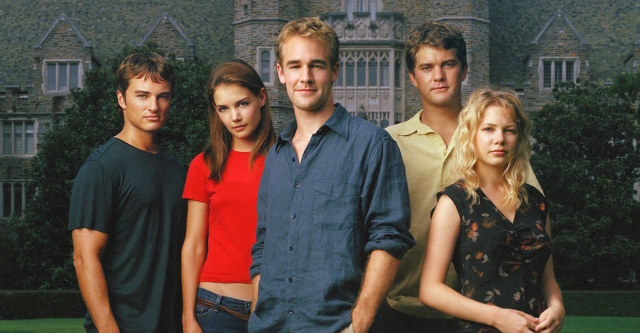 En enero de 1998 inició Dawson's Creek, serie que habría de convertirse en un legendario drama adolescente con momentos intensos y, claro, dos protagonistas femeninas que se robaron la pantalla.