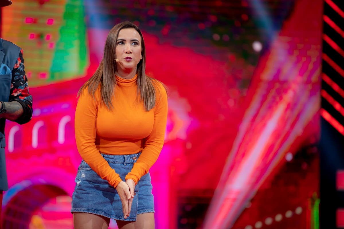 Mariazel y el poder del color naranja.