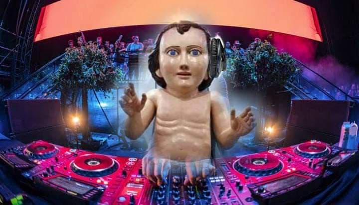Se acerca su cumpleaños y lo pusieron de DJ para su fiesta.