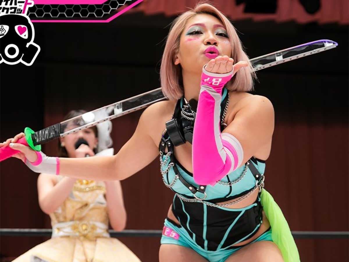 Este fin de semana la luchadora japonesa Hana Kimura, de 22 años de edad, se quitó la vida luego de preocupantes mensajes en redes sociales.