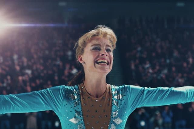 Demostrando que es una actriz muy talentosa, Robbie protagnoizó 'Yo, Tonya' en 2017, papel que la llevó a estar nominada a un Oscar como mejor actriz.