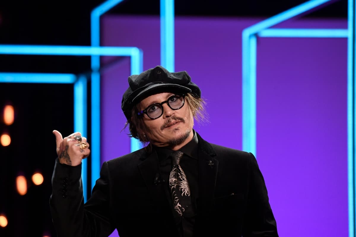 Johnny Depp: Hombre se hace pasar por el actor y estafa a una jubilada
