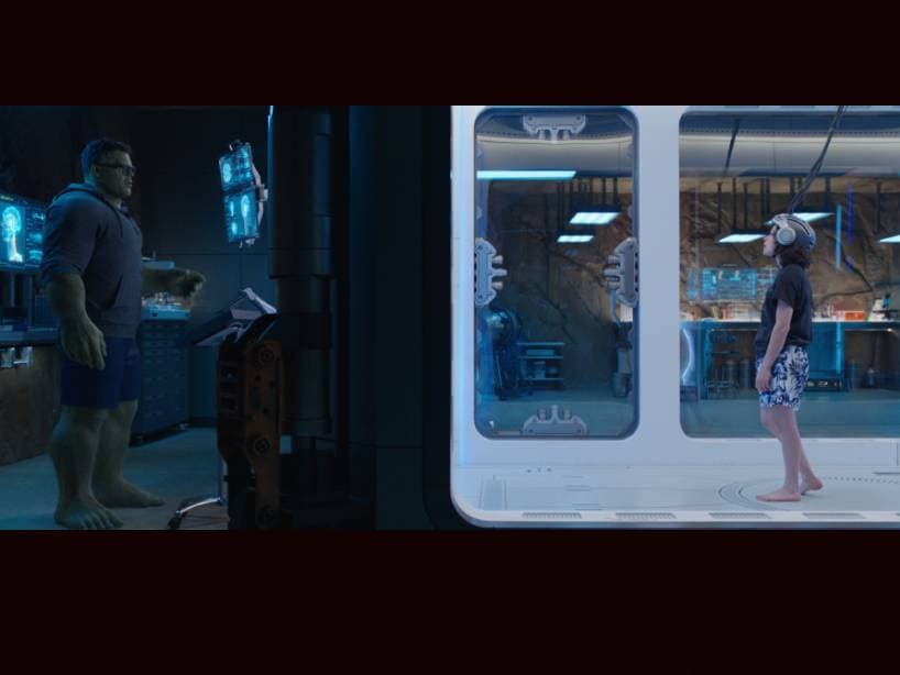 Mark Ruffalo y Tatiana Maslany en la serie 'She-Hulk'.