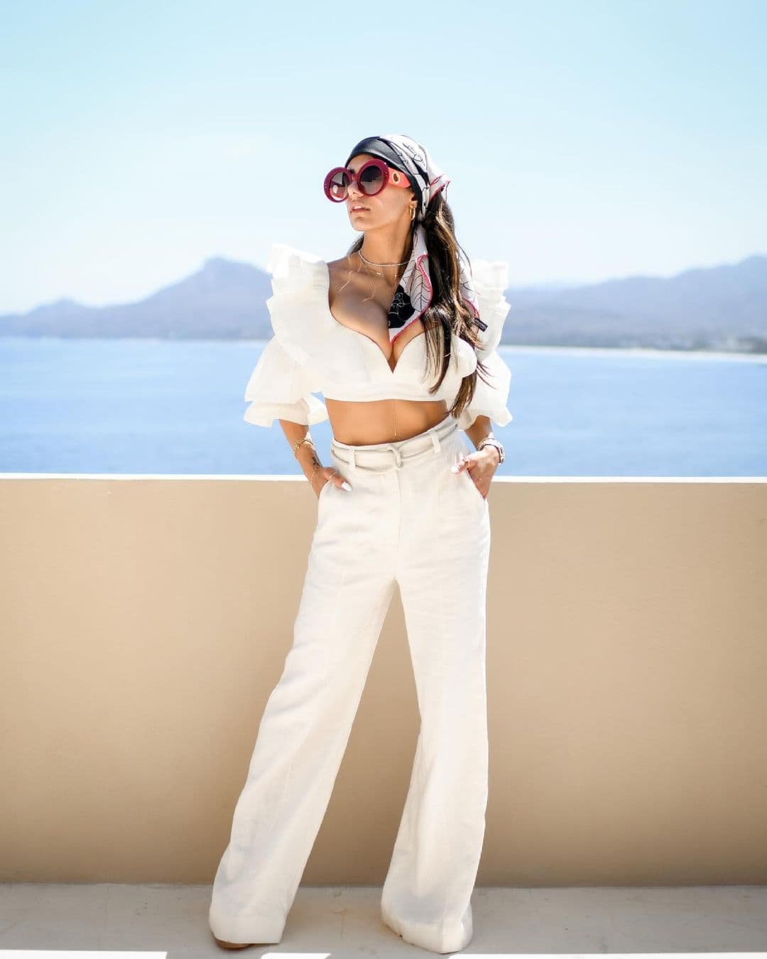 ¡Mia destacó en esta foto que solo replicó el look que vió en una tienda de ropa!