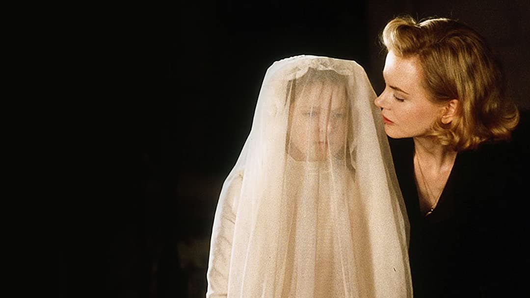 Según informa Variety, la empresa BTF adquirió los derechos de ‘Los Otros’, dirigida por Alejandro Amenábar, para realizar una adaptación a la pantalla chica, aunque por el momento se desconoce si Nicole Kidman está siendo considerada para interpretar una vez más a Grace, una madre con dos niños que viven en una gran casa en la Segunda Guerra Mundial en espera de su marido.