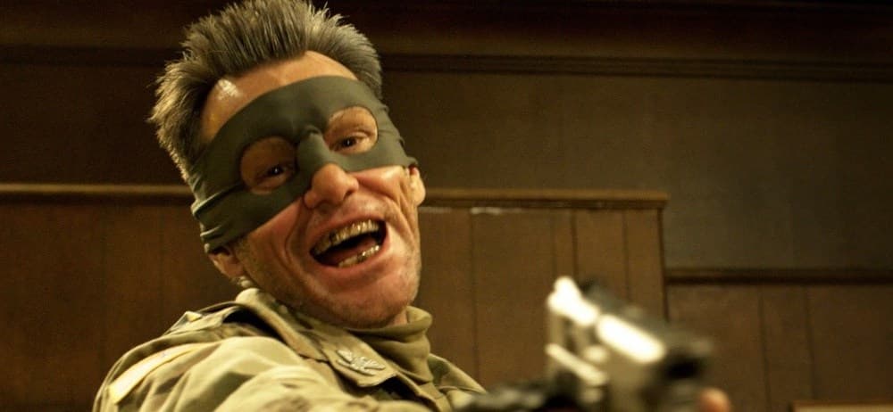Kick-Ass 2 (2013). Fue el Coronel Stars and Stripes, un justicieron, un héroe, que tiene un destino trágico. Un papel que se arrepintió de hacer porque el actor pensó que "fomentaba la violencia".
