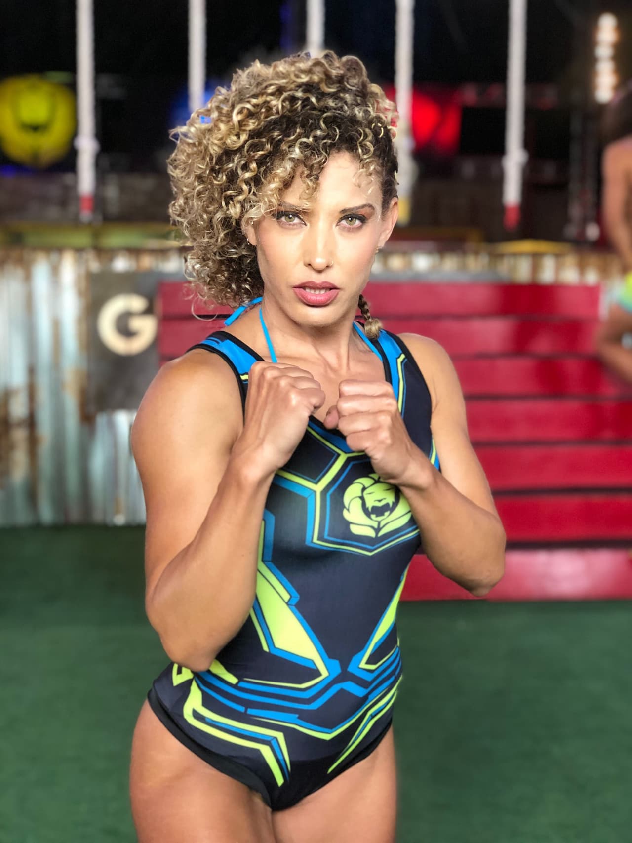 Ante ello, Thaily Amezcua tomó su lugar en el equipo de Leones. La chica ya tiene experiencia en este tipo de programas de esfuerzos puesto que fue participante de Reto 4 Elementos.