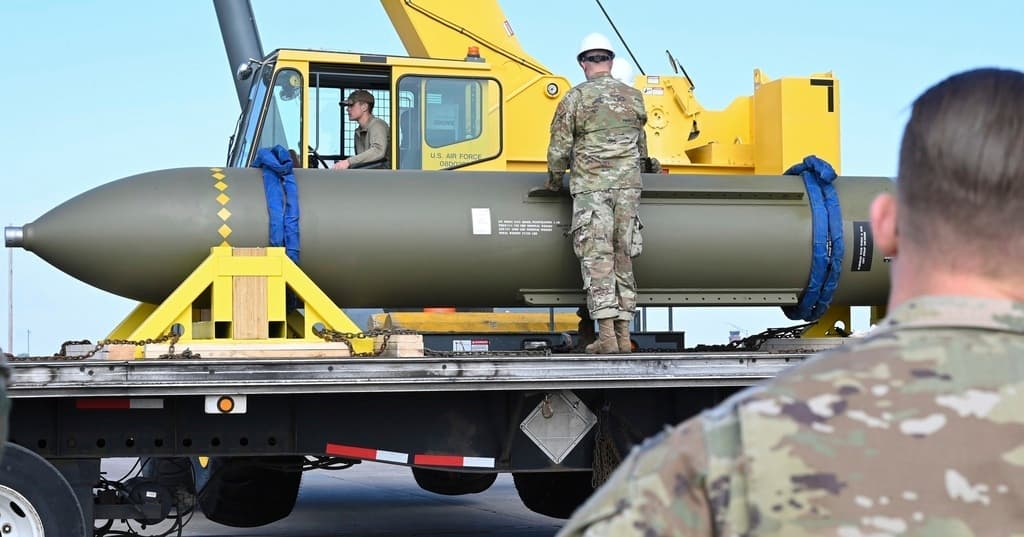 Qué son las bombas 'destructoras de búnkeres' y qué tienen que ver con una instalación clave