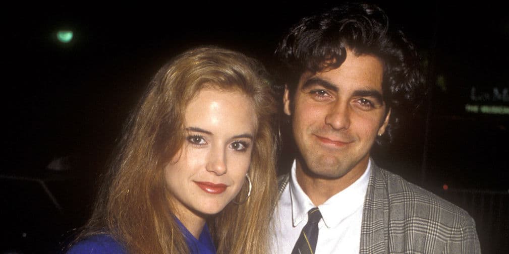 1. George Clooney y Kelly Preston: En 1988 ambos eran actores desconocidos y la relación duró muy poco.