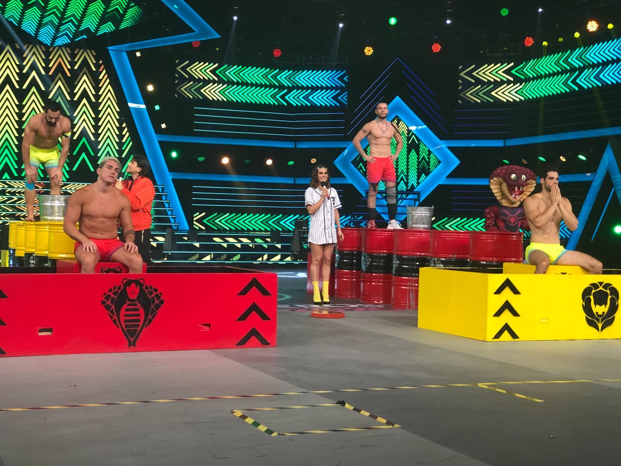 Después de que Leones ganaran el circuito de Troncos de Altura, los Guerreros inauguraron la nueva dinámica El camino del saber, en la que debían responder preguntas de cultura general y el equipo vencedor tendría la oportunidad de vaciar una cubeta con un líquido azul a uno de sus contrincantes.