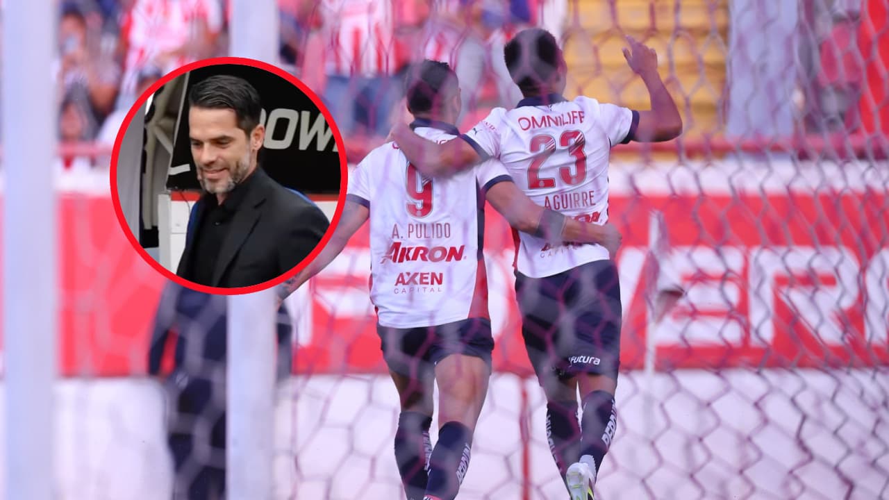 Entre abucheos y ¡fuera Gago! Chivas se impone a su extécnico