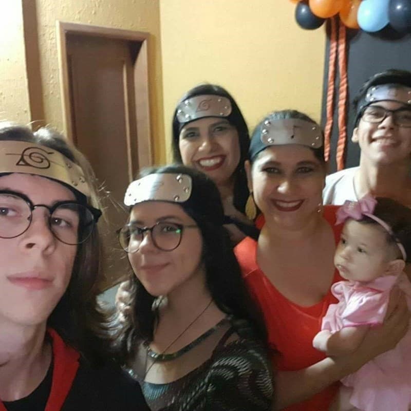 A la cual asistieron su familia y amigos con todo y las icónicas banditas.