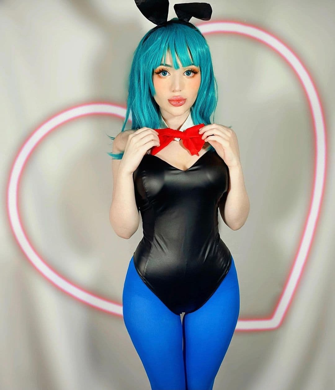 Sus cosplay van desde esta Bulma en bunny suit, hasta 
<b>Asuka de Evangelion, 2B de NieR: Automata e incluso Black Widow o hasta Sukuna de JuJutsu Kaisen.</b>