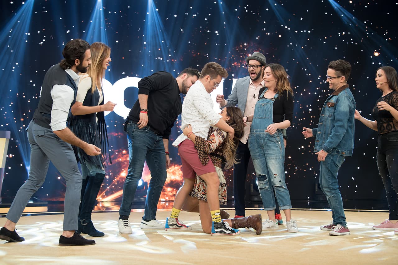 Yurem y Mariana tuvieron problemas para pasarse la bolita