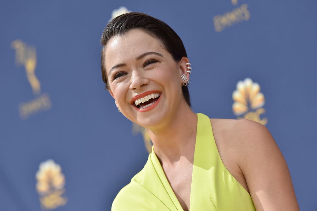Tatiana Gabrielle Maslany nació el 22 de septiembre en Regina, Canadá. La actriz piensa que "la ciencia ficción arroja luz sobre lo que está pasando en la sociedad, aunque en una especie de mundo fantástico. Es resonante con lo que realmente está sucediendo, pero creo que la gente lo pasa por alto porque no es muy directo."