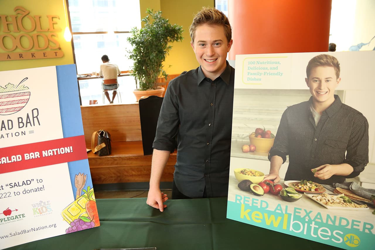 Después de trabajar con actor, escribió un libro de cocina llamado KewlBites (que incluye 100 recetas) y después se interesó por el periodismo, estudiando en la Escuela de Periodismo de la Universidad de Columbia, ubicada en Nueva York, Estados Unidos.