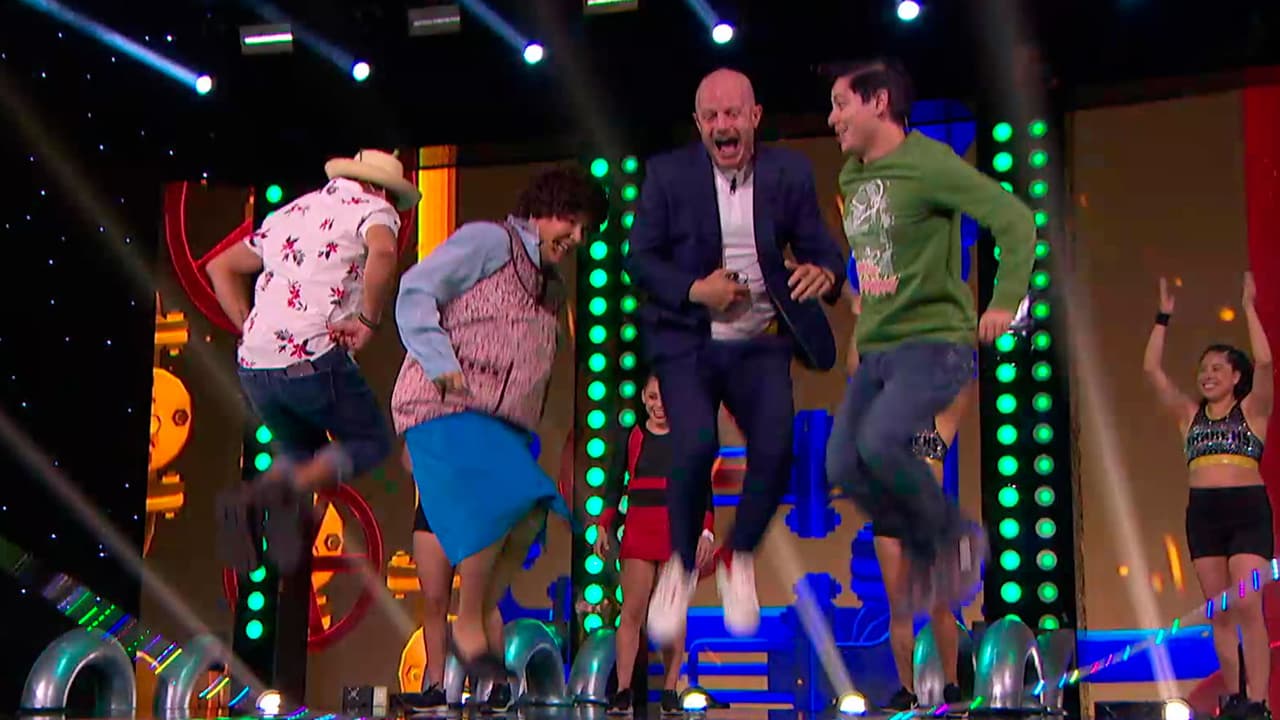 Facundo pone a brincar la cuerda a Doña Lucha, Chino y Costeño