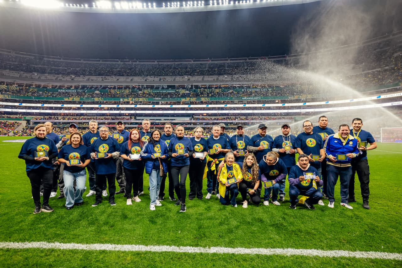 América reconoce a colaboradores y abonados más longevos en su 110 aniversario 