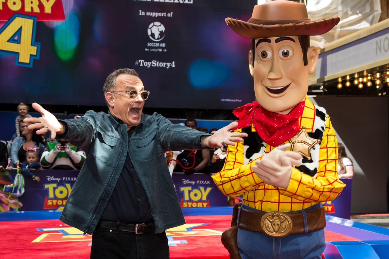 Tom Hanks le enseña a actuar a Tom Holland