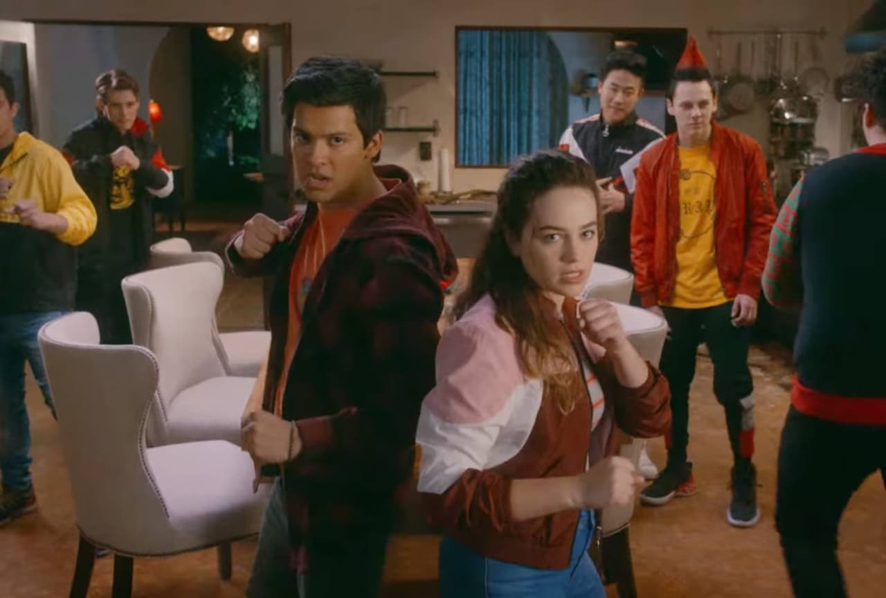 ¡La batalla de los dojos ha comenzado! Aquí lo que pasó en el final de la tercera temporada de “Cobra Kai” 