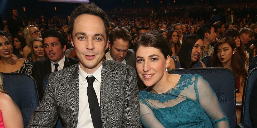 Jim Parsons y Mayim Bialik tienen mucho en común