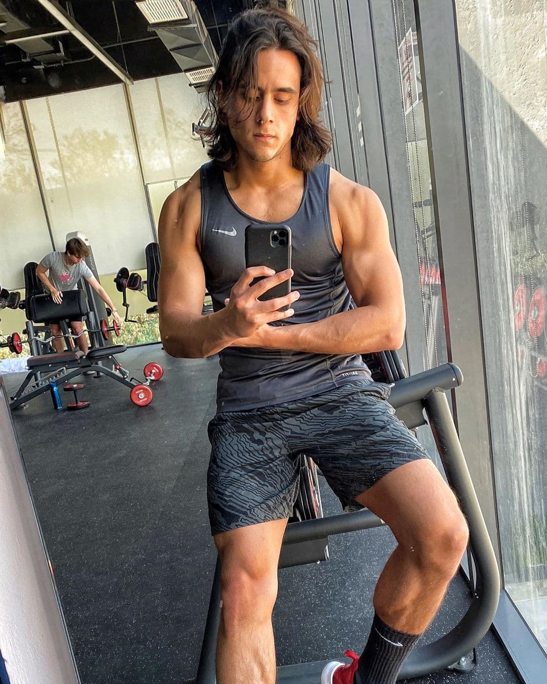 Montu compartió que empezó a jugar a nivel alto squash cuando estudió en Canadá a los 13 años. “(Me ayudará en Guerreros) en cuestión de reflejos, balance y fuerza, también he jugado futbol soccer, futbol americano, fui el mejor portero de Texas un año y eso obviamente ayudar a tener estabilidad en el campo de batalla”, precisó.