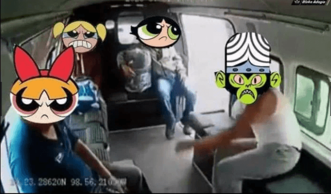 "¿No que venías muy 'lión' (sic)?". El video del ratero que se agarraron en la combi vino lleno de memes en agosto.