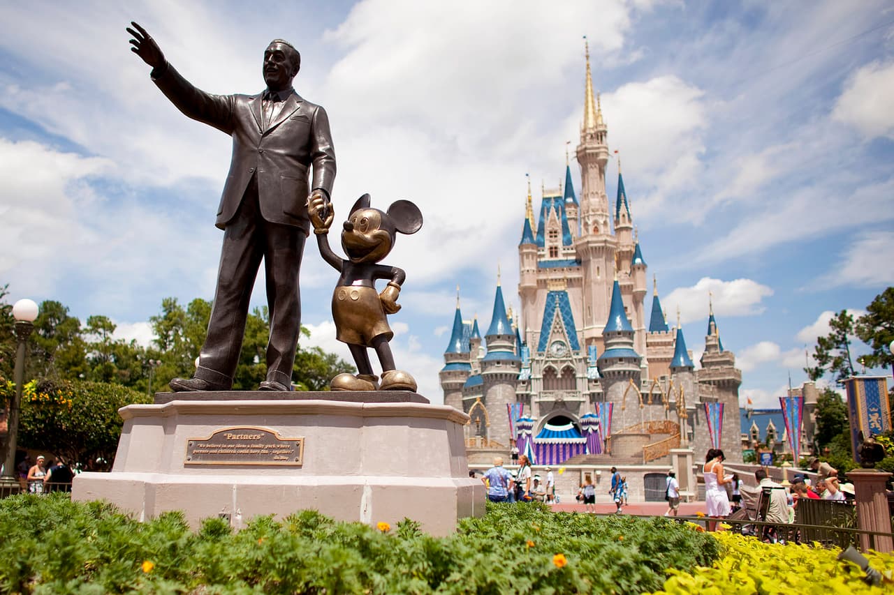 Disney ha concretado la compra de la Fox por más de 70 mil millones de dólares. Y sí, esta transacción le da a la compañía un poder poco visto en los medios.
