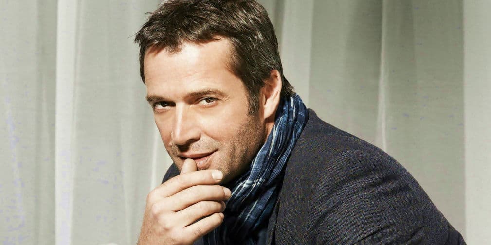 7. James Purefoy: Fue despedido de la película V for Vendetta, porque no era dinámico para el papel.