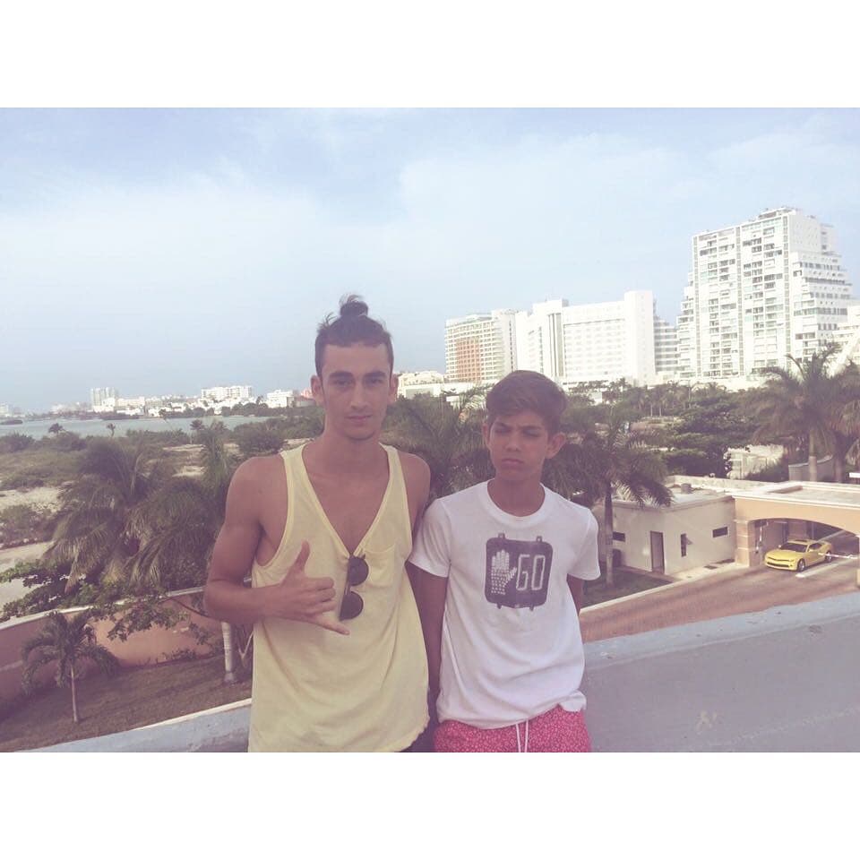 Sebastián abrió su cuenta de Instagram en julio de 2015 y esta fotografía desde Cancún fue la primera que compartió.