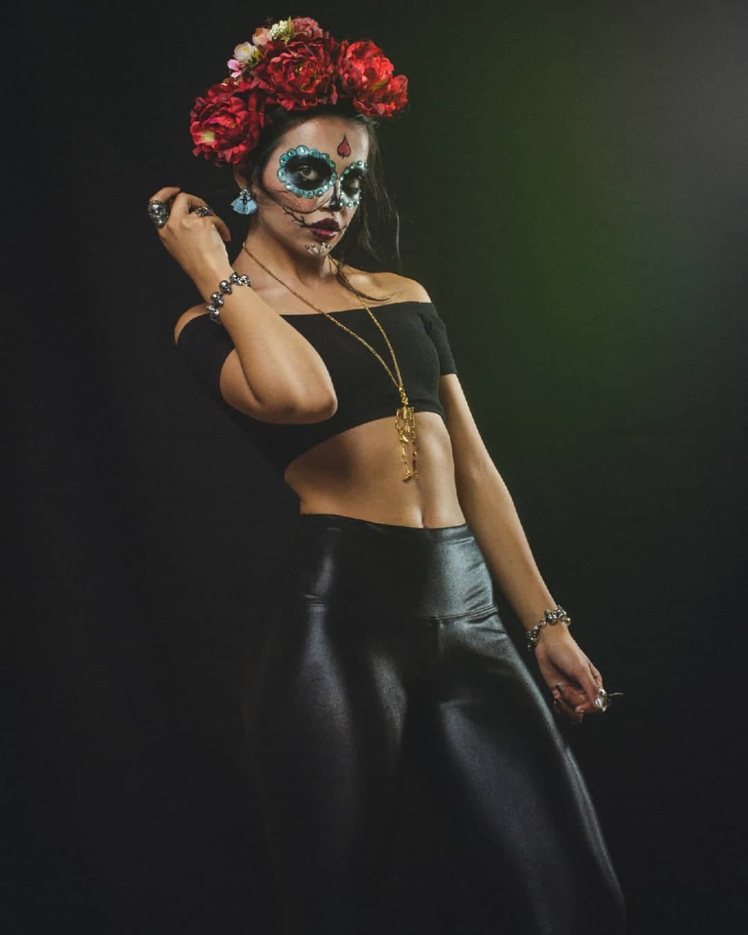 Debido a sus raíces, subió a su Instagram esta foto con maquillaje de Catrina en Halloween de 2019.