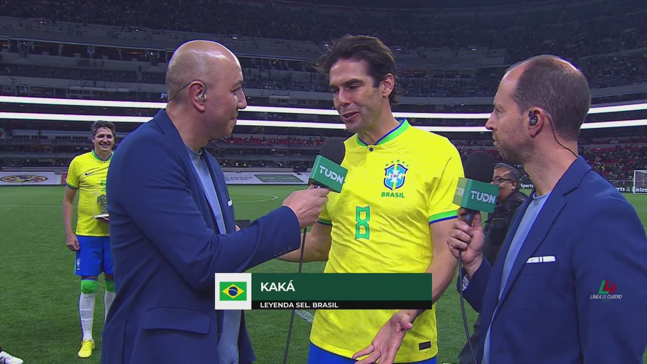 Kaká reacciona a su gol en el Estadio Banorte ante México