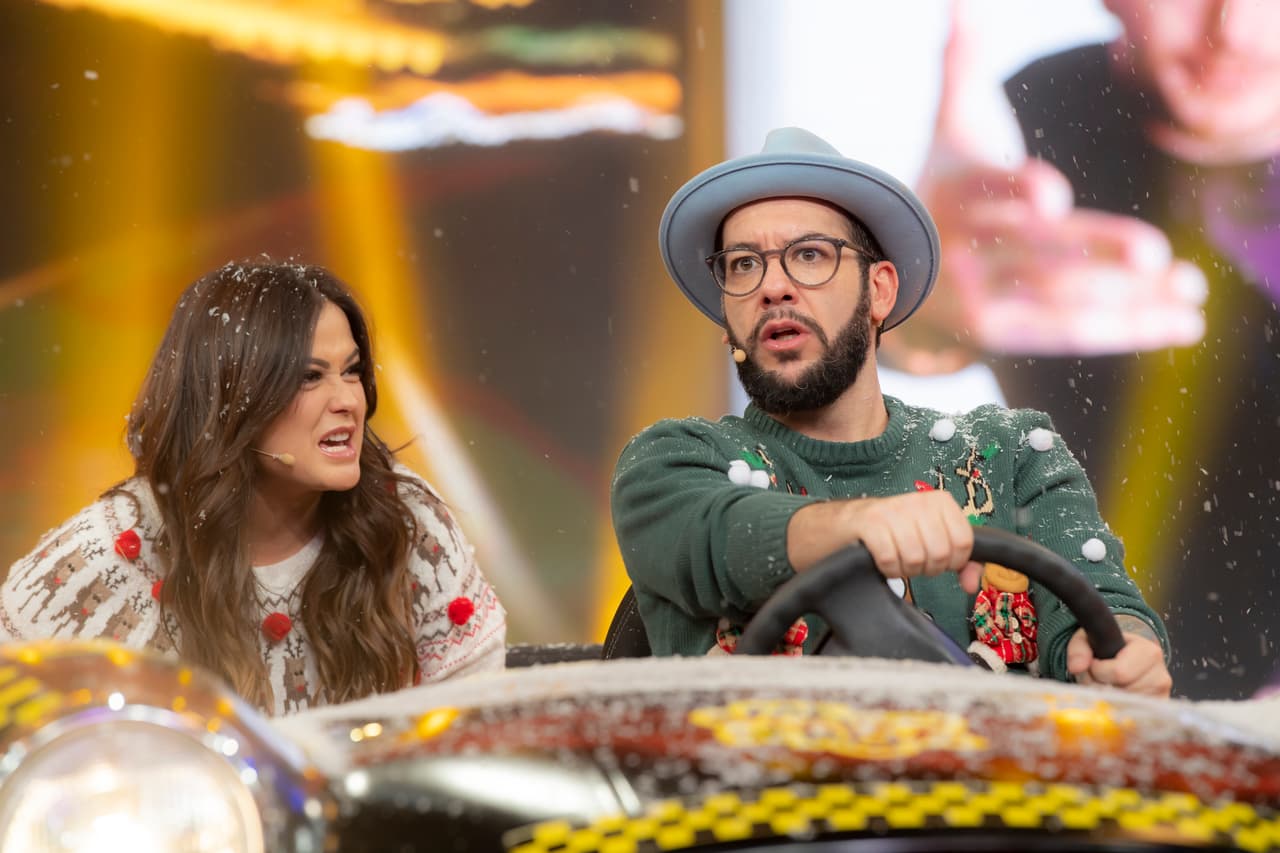 A finales de ese año el invitado del programa fue Faisy y aquí Mariana fue su pasajera en 'El Taxi'.