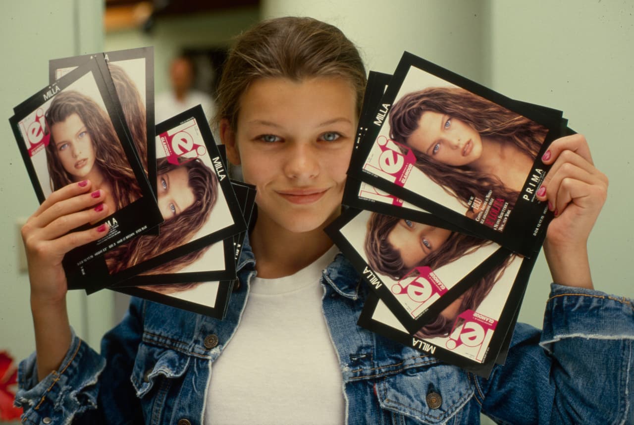 La intérprete comenzó su carrera como modelo a los 12 años para una conocida revista italiana, además de posar para famosas marcas de cosméticos.