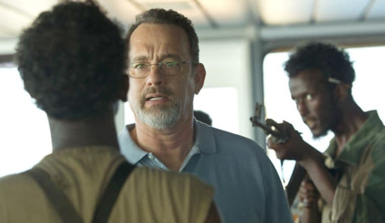 En Capitán Phillips Tom Hanks comanda un barco que es secuestrado por piratas somalíes