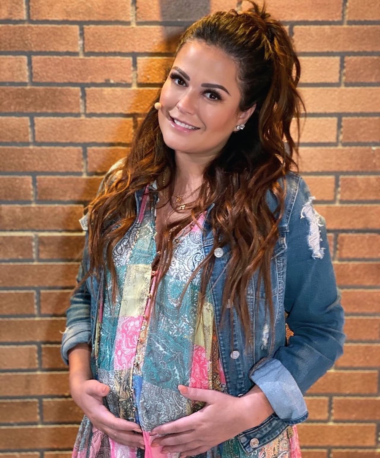 "Awww" Mariana Echeverría presume sus 7 meses de embarazo con tierna foto