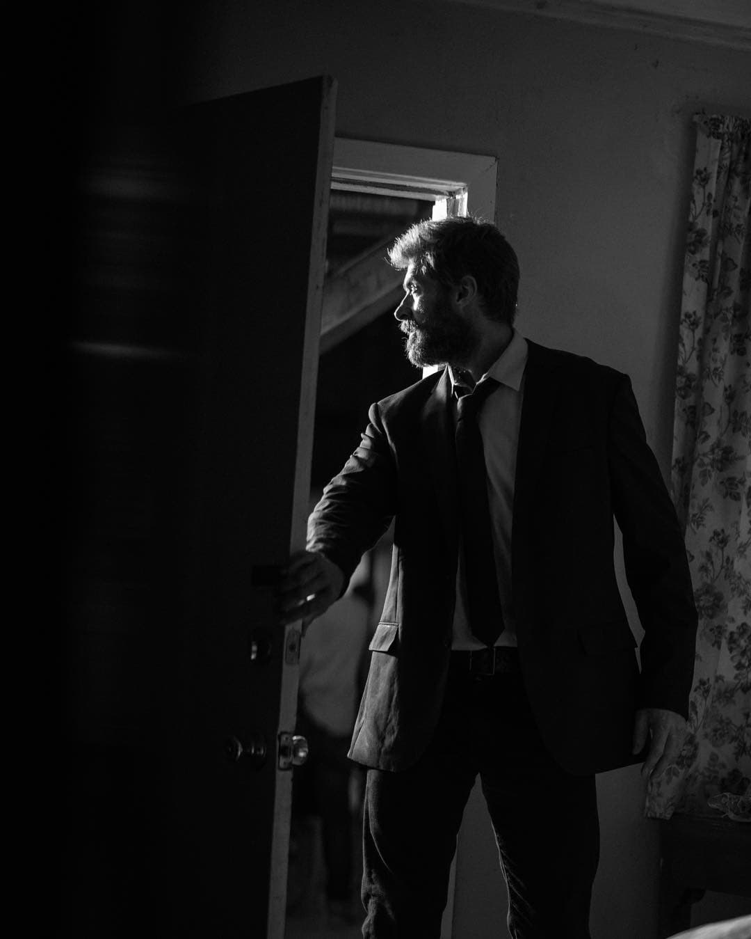 El director James Mangold expresó su deseo de lanzar una versión de ‘Logan’ completamente en blanco y negro, debido a que los primeros stills que se publicaron era con ese mismo tono. Para el lanzamiento en Blu-ray se hizo realidad y también puedes encontrar esta versión de manera digital.