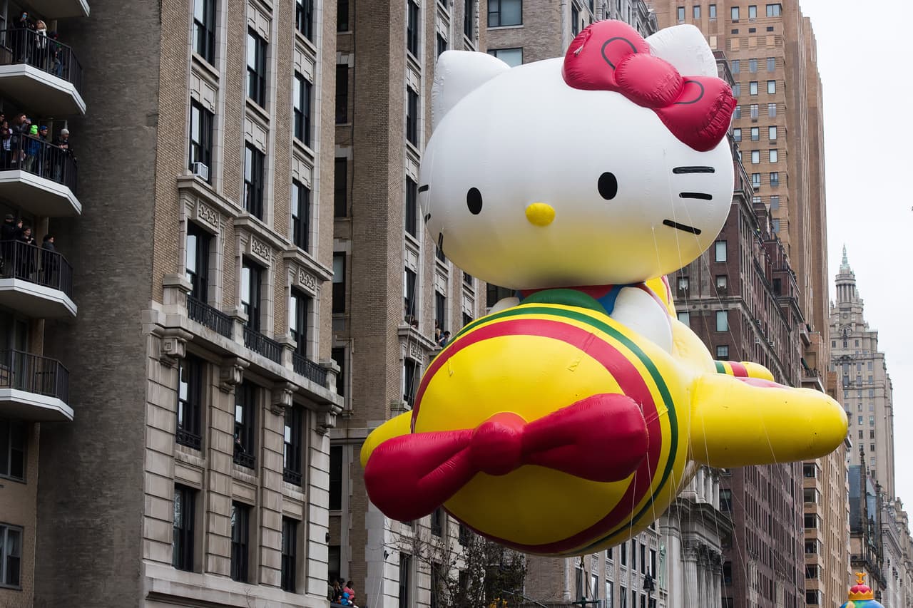 Hello Kitty en el desfile de Acción de Gracias en 2014