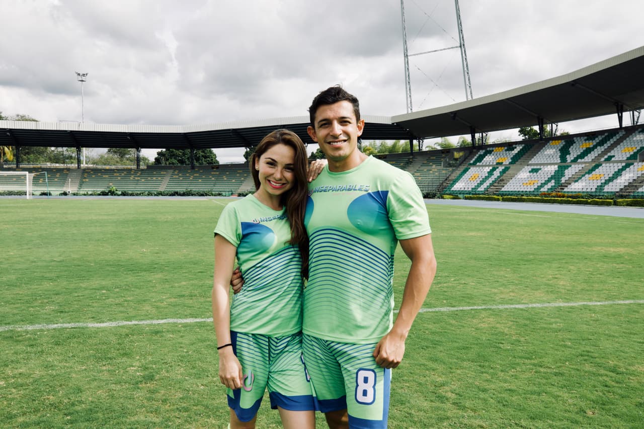 Primero jugaron futbol en una pista pequeña y se enfrentaron a otros equipos como el de Perla y Gama