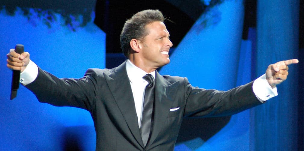 9. Luis Miguel: Un músico lo demandó por despido injustificado y también por plagio de una canción.