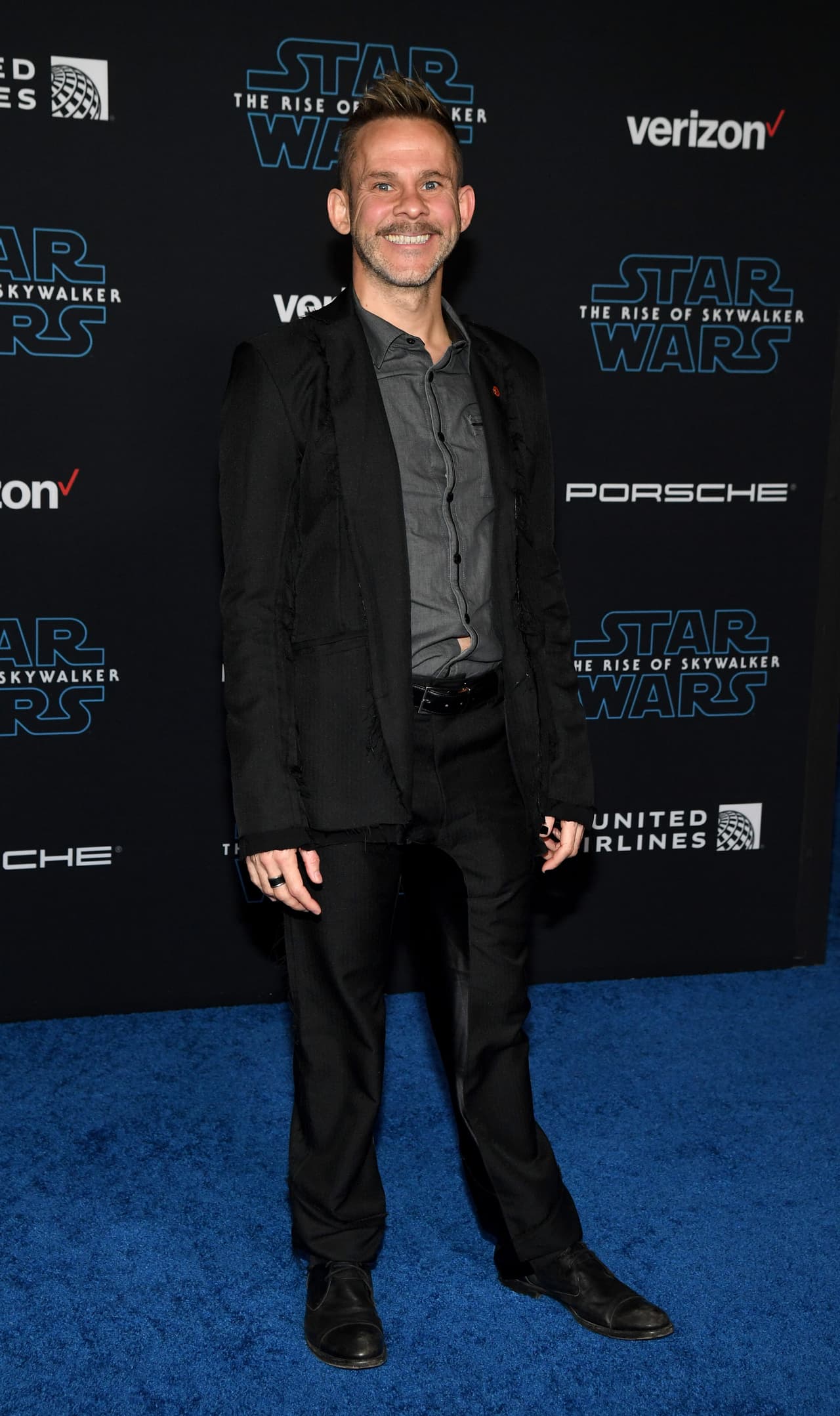 Uno de los familiares de Frodo es Merry, hobbit interpretado por Dominic Monaghan, a quien vimos recientemente en ‘Star wars: El ascenso de Skywalker’, además de que aparecerá en el thriller ‘Last Looks’ junto a Morena Baccarin y Mel Gibson.