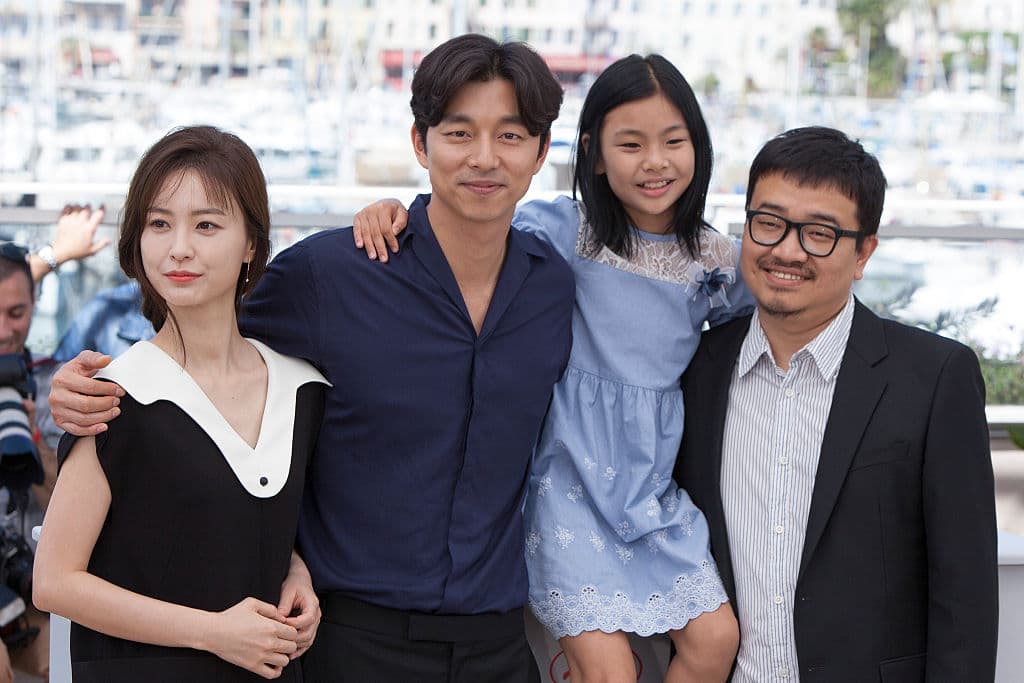 El director Yeon Sang-ho realizó una película de animación llamada ‘Seoulyeok’ en 2016, la cual tiene lugar un día antes de los eventos presentados en ‘Estación Zombie’.